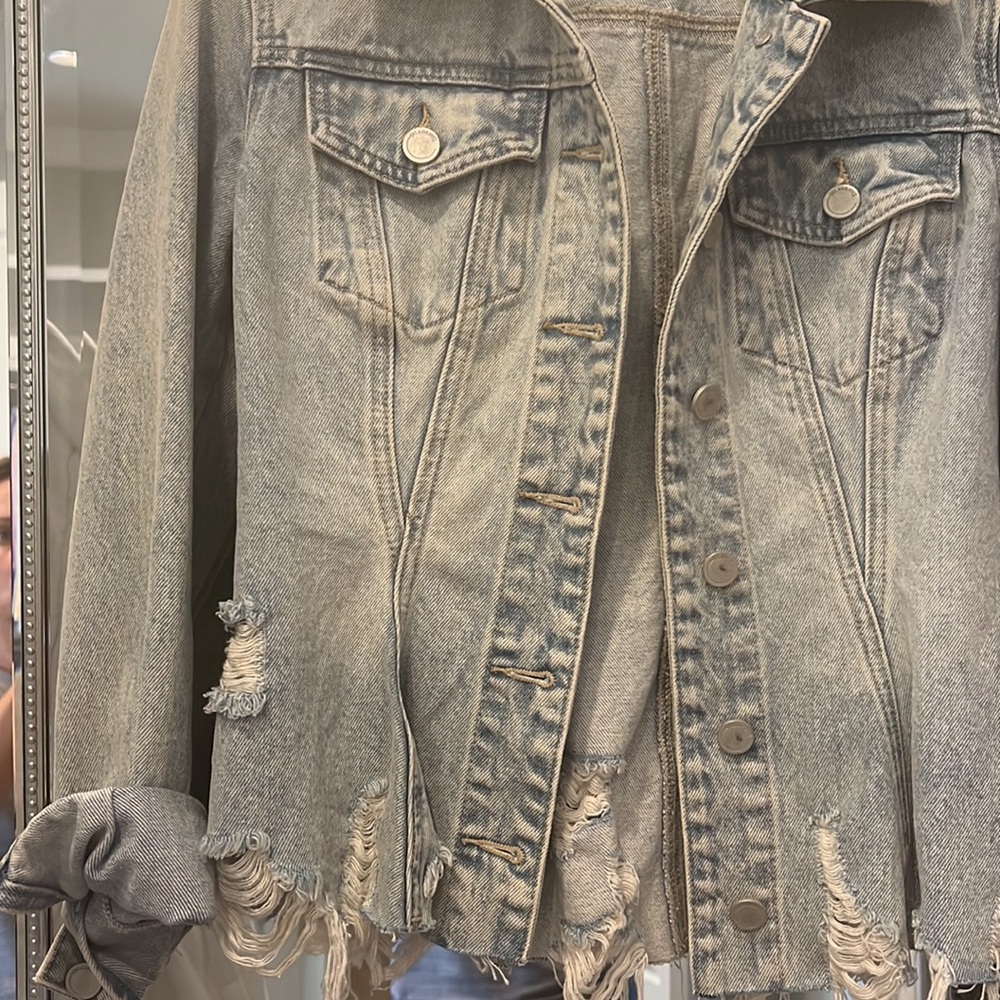 Blank NYC denim jacket. Size small - Picture 3 of 3